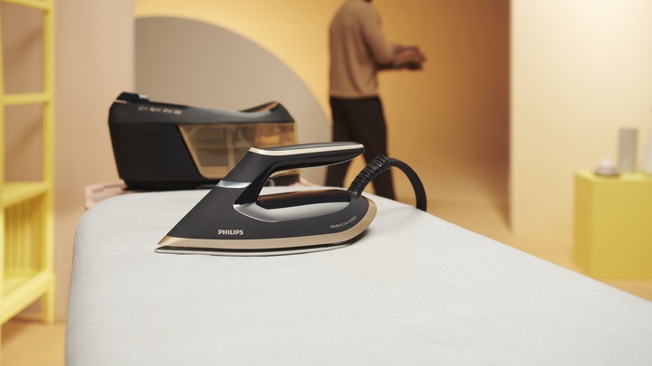 Actual product image Philips PerfectCare 6000 Series PSG6064/80 (2400 W, 600 g/min)
