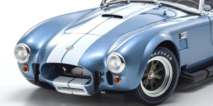 Image du produit Kyosho Shelby Cobra 427 S/C Spider, Hellblau-Weiss 1:18