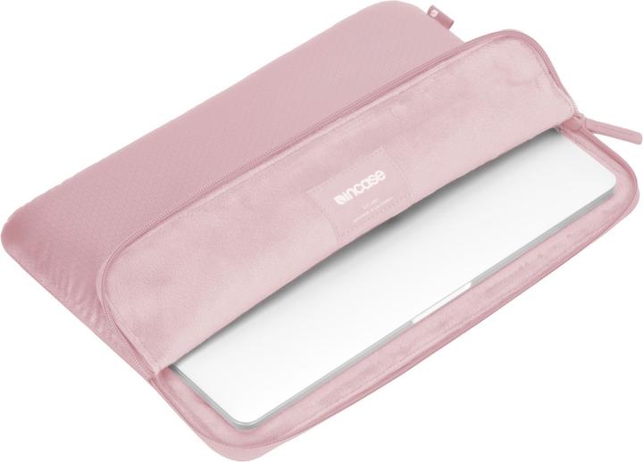 Actual product image Incase Slim Sleeve 13" with Honeycomb Ripstop (13")
