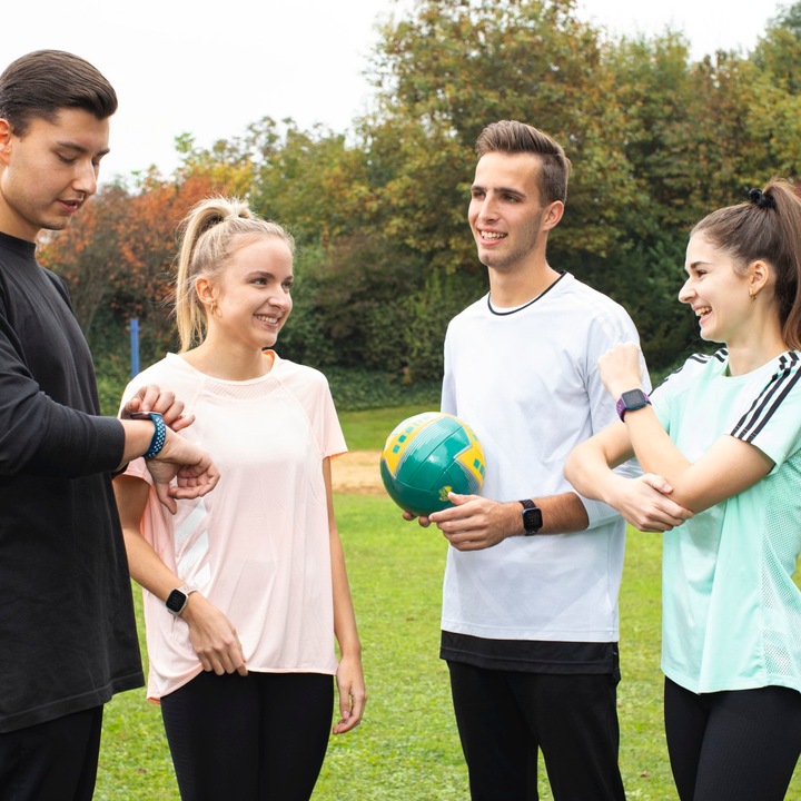 Produktbild Hama Silikon-Sportarmband für Fitbit Versa2/Versa/Versa Lite, lila/grau, univ. (Silikon, Rostfreier Stahl, Versa Lite, Versa)