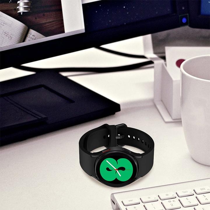 Produktbild Tech-Protect Silicone Strap for Samsung Galaxy Watch 4 / 5 / 5 Pro / 6 / 7 / FE - Black (TPU)