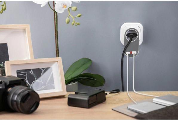 Actual product image Digitus Universal socket adapter 2 x USB-A (2x)