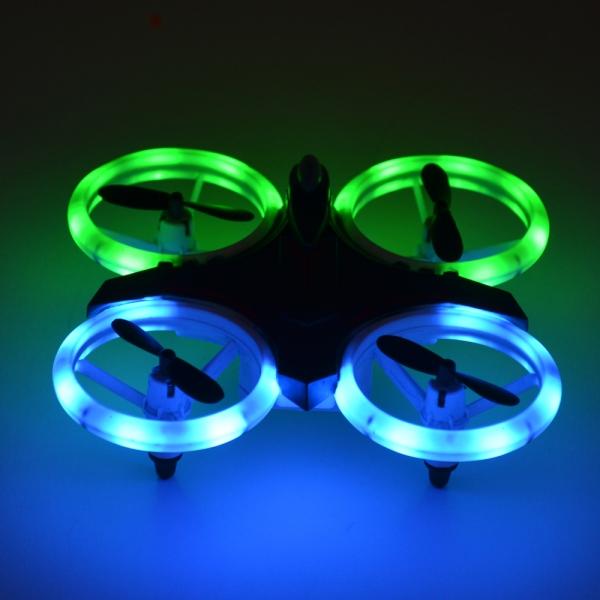 Produktbild Kögler RC Drohne, ferngesteuert, mit LEDs, wiederaufladbar, 3x12x12cm,1 Stück in Fensterbox