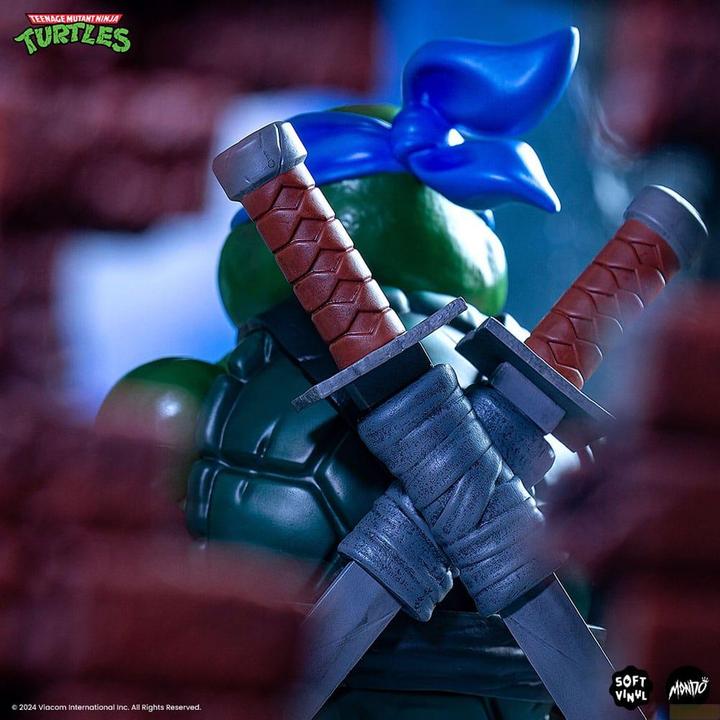 Produktbild Mondo Teenage Mutant Ninja Turtles Soft Vinyl Figur Leonardo 25 cm