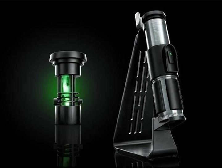 Produktbild Hasbro Star Wars The Black Series Yoda Premium Force FX Elite Lichtschwert