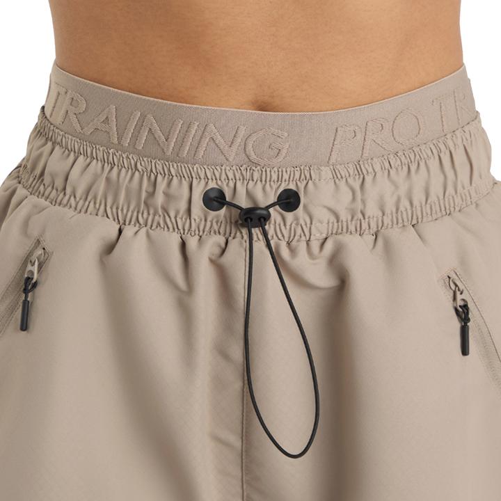 Image du produit Umbro - Short PRO - Femme (Bande de fréquences 38 (2600 MHz))