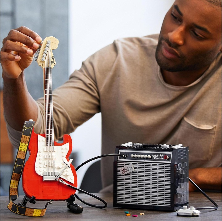 Produktbild LEGO Fender Stratocaster (21329, LEGO Ideas, LEGO Seltene Sets)