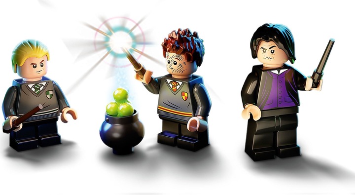 Actual product image LEGO Hogwarts Moment: Potions Class (76383, LEGO Harry Potter, LEGO Rare Sets)