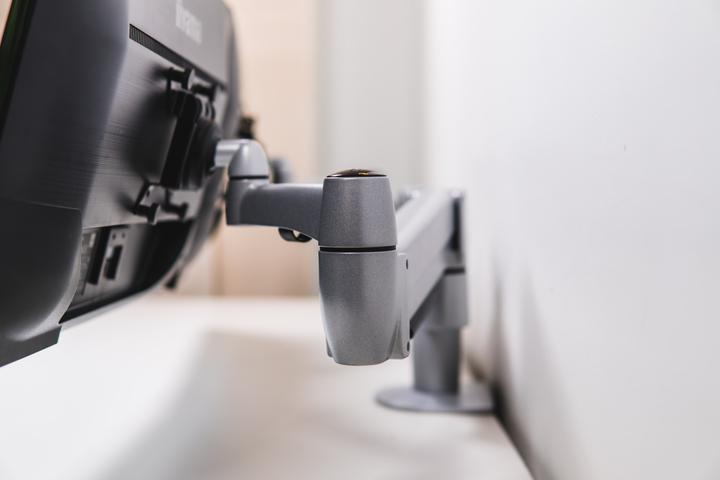 Actual product image Bakker Elkhuizen Space-arm, Dual Clamp VESA 75/100 (Table, 24", 7.50 kg)