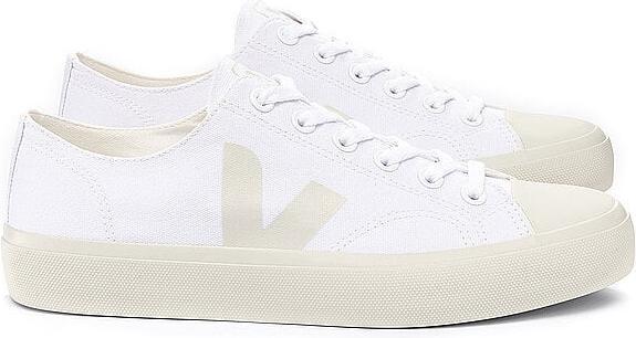 Actual product image Veja Wata II Low (40)