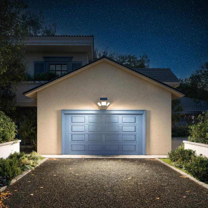 Actual product image Philips Outdoor Ultra-Efficient Solar Zyren (4000 lm, IP65)