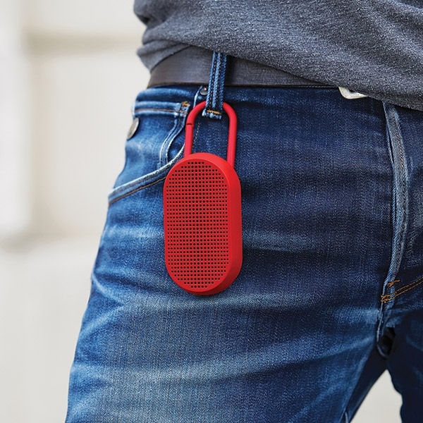 Actual product image Lexon Mino T Wodoodporny głośnik z podstawką i karabińczykiem czerwony/red LA124R9