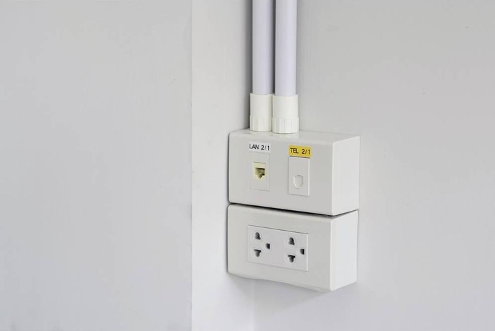 Produktbild Brother Tze-S651 (2.40 cm, Grau)