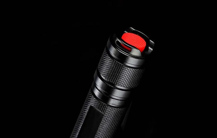 Actual product image Superfire Flashlight C8-H, 950lm, USB (16.70 cm, 950 lm)