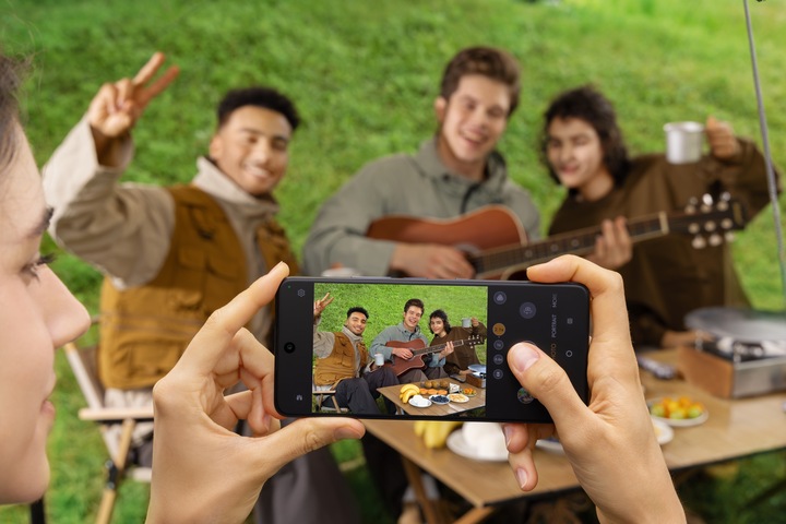 Produktbild TCL 50 Pro NxtPaper (512 GB, Moon Gray, 6.80", SIM + eSIM, 108 Mpx, 5G)