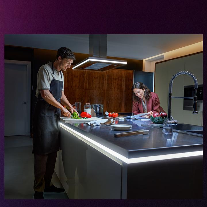 Actual product image Philips Hue OmniGlow (Multicoloured, White, 500 cm, Indoor)