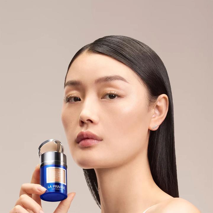 Actual product image La Prairie Skin Caviar Concealer Foundation SPF 15 (Golden Beige)