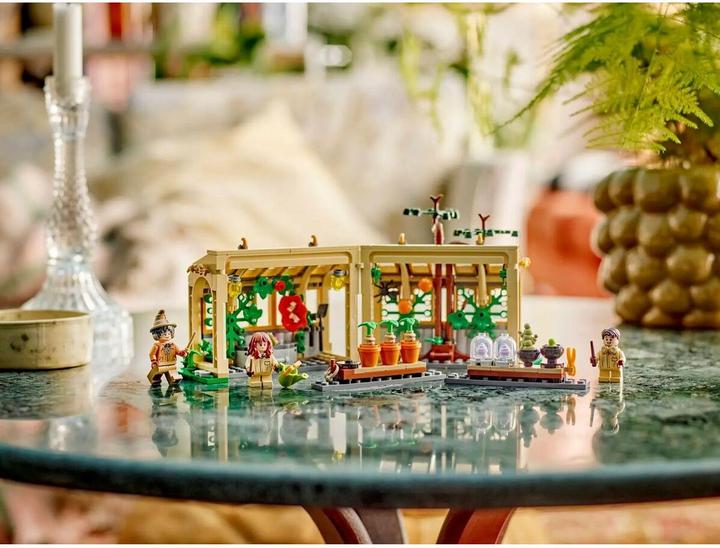 Image du produit LEGO Schloss Hogwarts: Kräuterkundeunterricht (76445, LEGO Harry Potter)