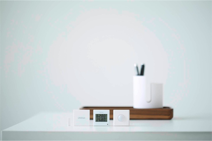 Actual product image Lifesmart LS058 Smart Home Door/Window Contact HomeKit