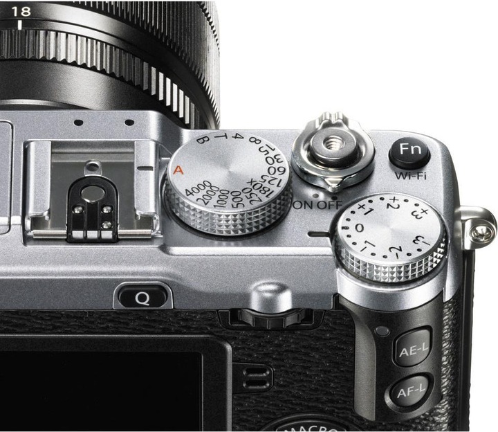 Immagine prodotto Fujifilm Kit Finepix X-E2, XF 18-55mm f/2.8-4.0 R LM OIS (16.30 Mpx, APS-C / DX)