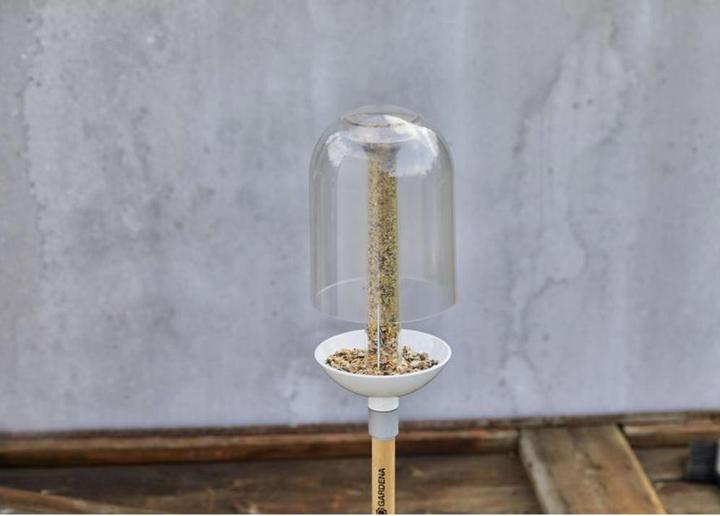 Actual product image Gardena ClickUp! Bird Feeder Action
