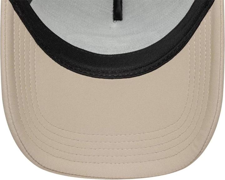 Produktbild New Era A-Frame Mesh Trucker Cap - FOAM Brand Patch beige