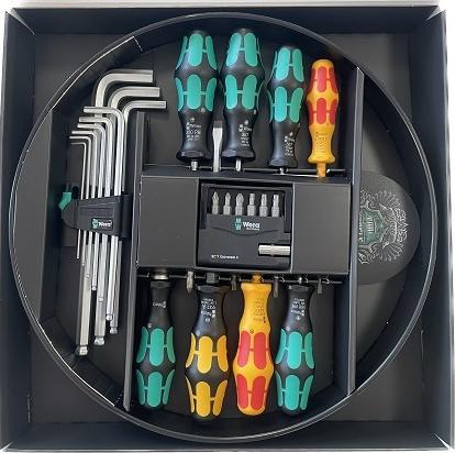 Produktbild Wera Satz mit 23 Schraubendrehern, Innensechskant und Bits mit Ablage, Öffner und Unterlegscheiben, Kraf