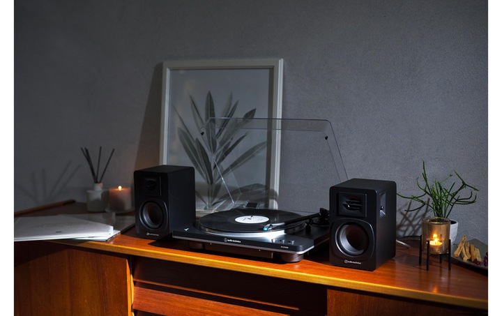 Actual product image Audio-Technica AT-LP70XBTBS (Automatic)