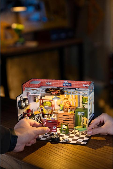 Actual product image Rolife Garage Workshop - Miniature house