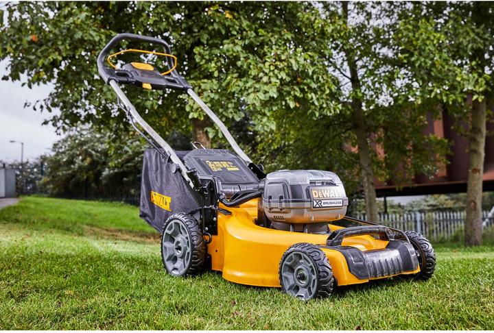 Actual product image DeWalt DCMW564N (Rechargeable battery operated)