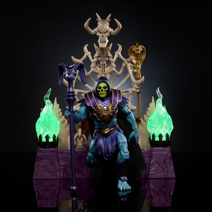 Actual product image Masters of the Universe Masterverse Skeletor & Throne Pack