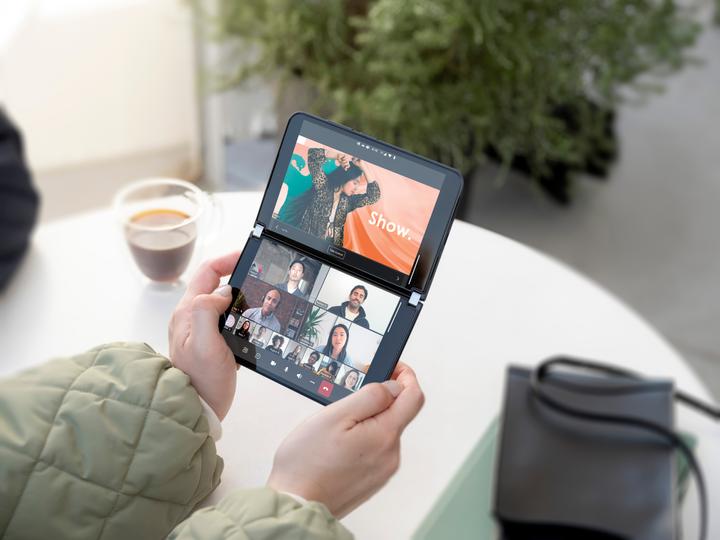 Produktbild Microsoft Surface Duo 2 B2B (128 GB, Obsidian, 8.30", SIM + eSIM, 5G)