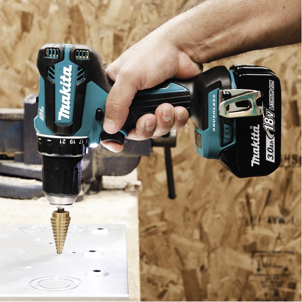 Actual product image Makita DDF485ZJ (Rechargeable battery operated)