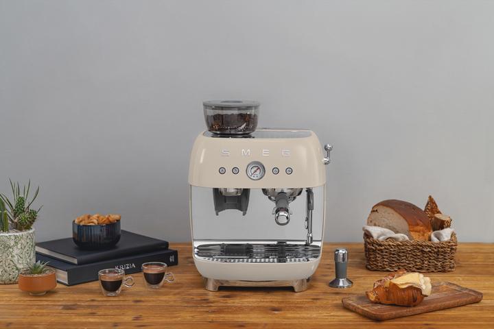 Actual product image Smeg EGF03CREU