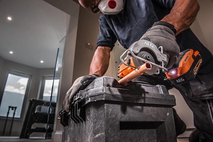 Actual product image AEG Zestaw akumulatorowy 18V JP18A2SBL-202B