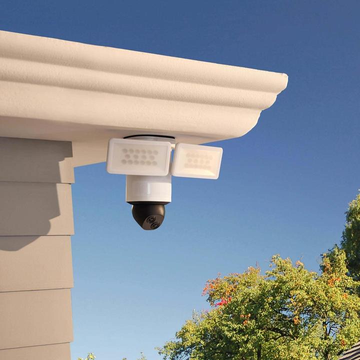 Image du produit eufy Floodlight Cam E340 (3072 x 1620 pixels)