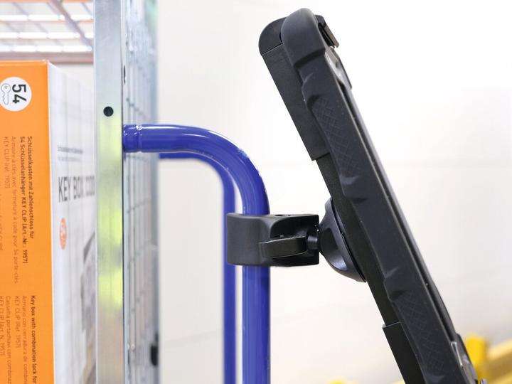 Produktbild Durable Tablethalterung TOUGH CLAMP 7-13"/-23mm/schwarz