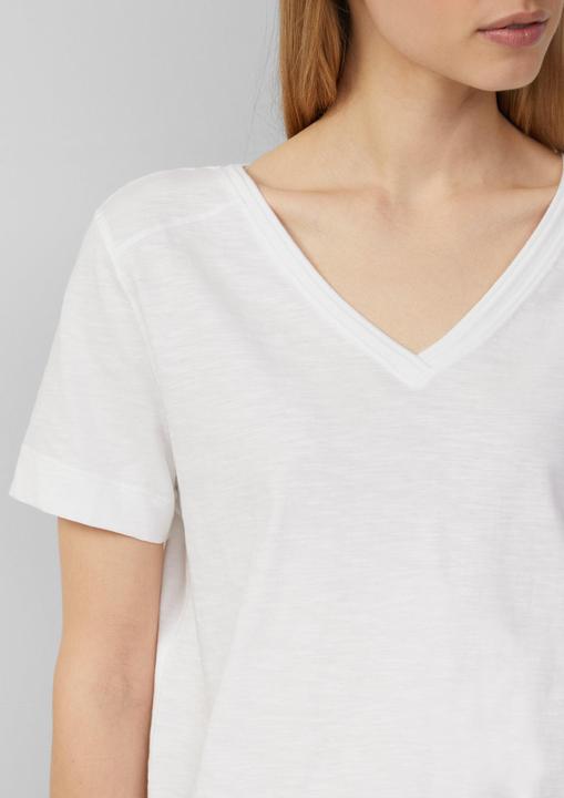 Produktbild S.Oliver T-Shirt T-Shirt aus Flammgarn mit V-Ausschnitt (46)