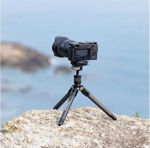 Immagine prodotto Ulanzi Stativ TT35 aus Kohlefaser, Höhenverstellbar: Ja (Metallo, Materiale sintetico)