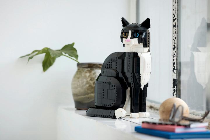 Produktbild LEGO Schwarz-weisse Katze (21349, LEGO Ideas, LEGO Seltene Sets)