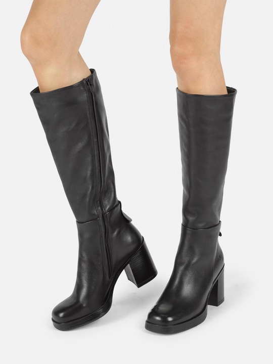 Produktbild Felmini VALERIA D577, der Stiefel mit Absatz von, ist aus reichem cognacfarbenem Leder gefertigt und (40)