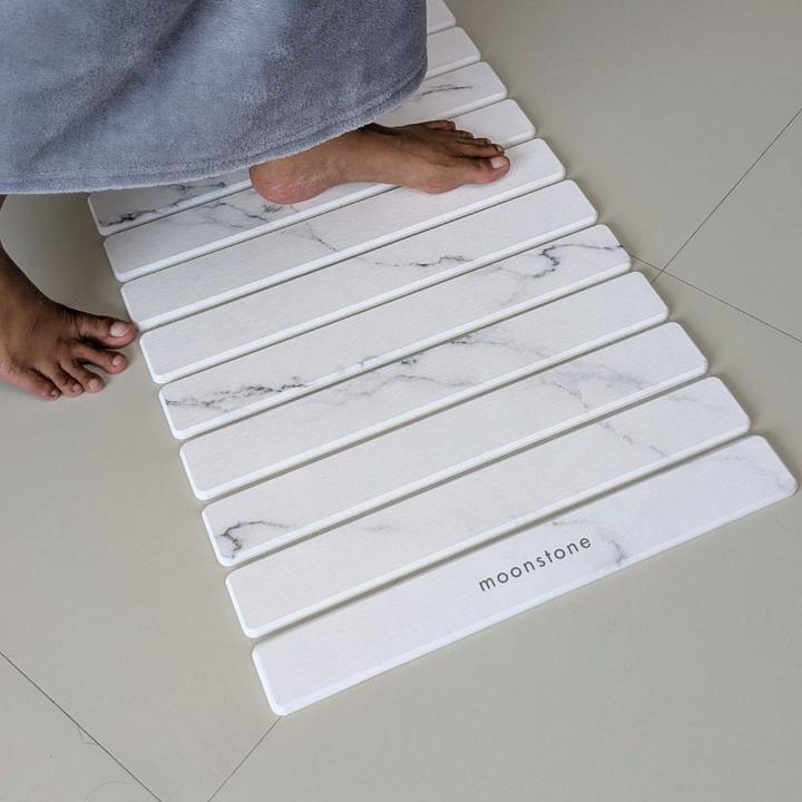 Actual product image Moonstone Badematte Melipa XL nebelgrau aus Kieselgur (76 x 43 cm)