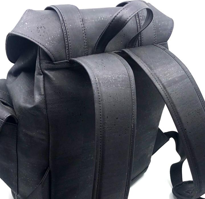 Actual product image Viking Rucksack «Big Preto» aus Kork (13 l)