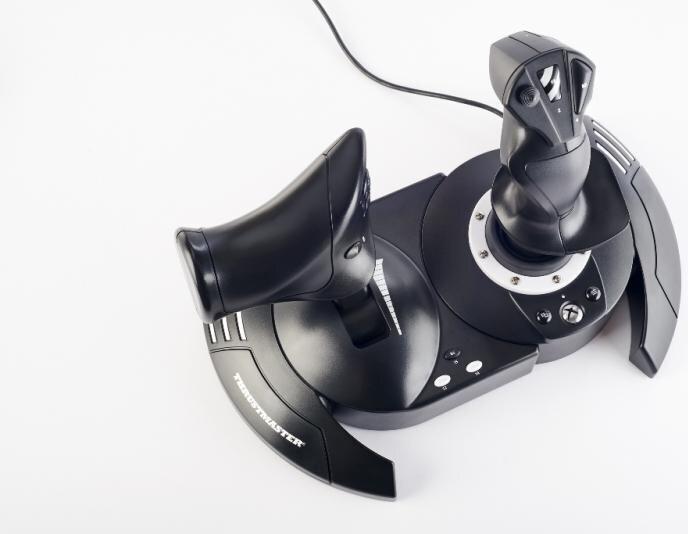 Produktbild Thrustmaster T. Flight Hotas One (Xbox One X, PC, Xbox Series X, Xbox One S, Xbox Series S)