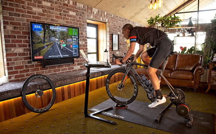 Produktbild JetBlack VOLT Leiser Smart Indoor Fahrrad Trainer