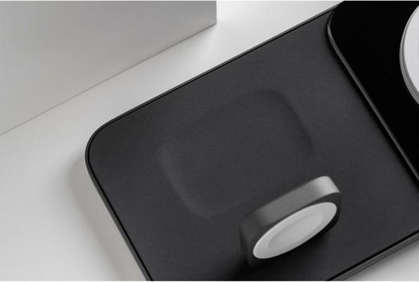 Actual product image Nomad Base One Max 3:1 with MagSafe Carbide