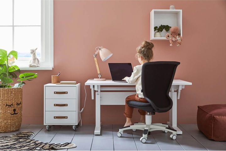 Actual product image Lifetime Kidsrooms Height adjustable desk with inclinable table top