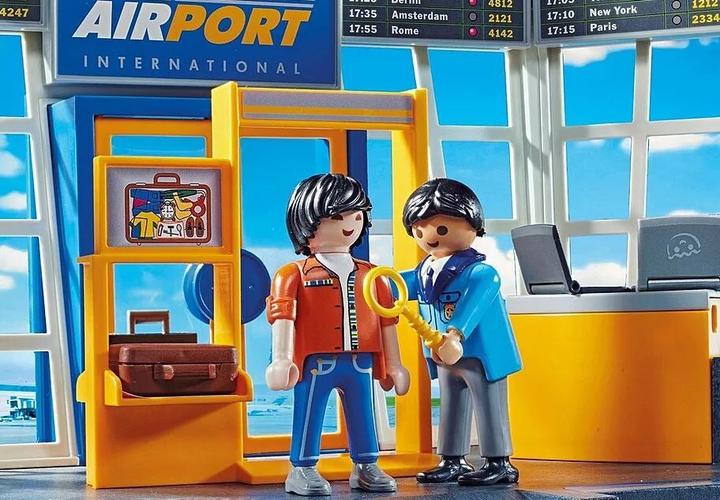 Actual product image Playmobil Flughafen mit Flugzeug und Tower (71153, Playmobil City Action)