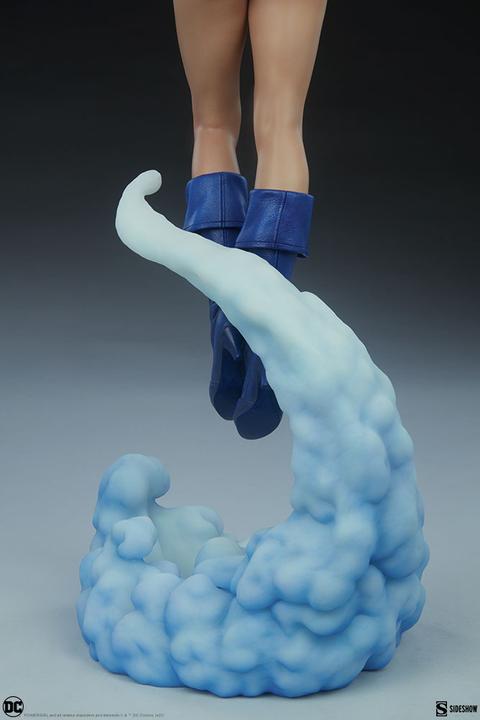 Actual product image Sideshow DC Comics "Power Girl" Premium Format Statue