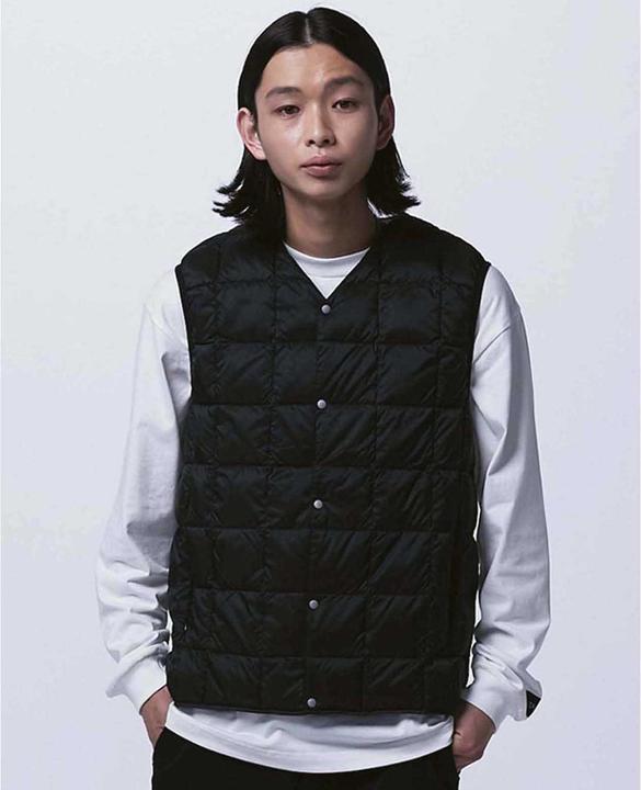 Actual product image Taion V-Neck Button Down (XL)